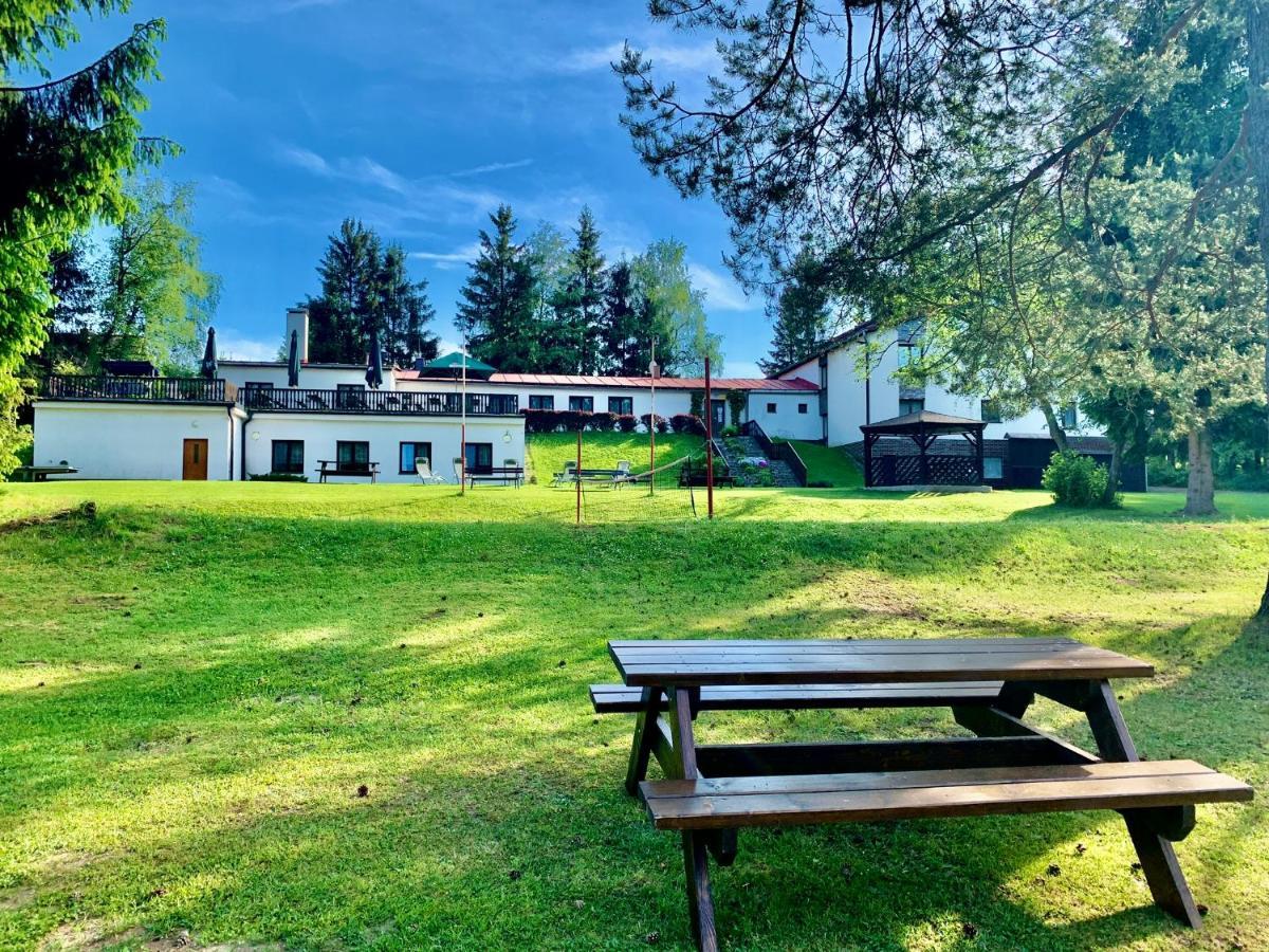 Hotel A Penzion Pegas Vlachovice 외부 사진
